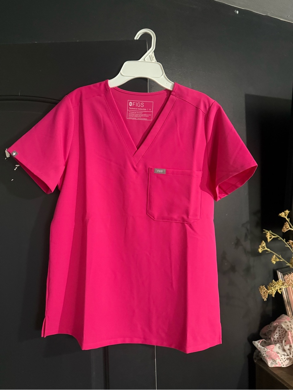 Figs Scrub Top in Shocking Pink